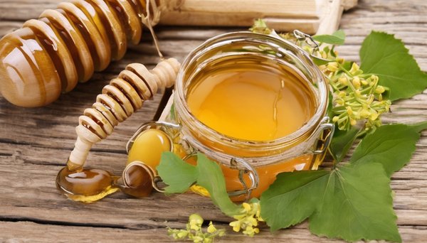 Miel de tilleul : un allié naturel pour mieux dormir